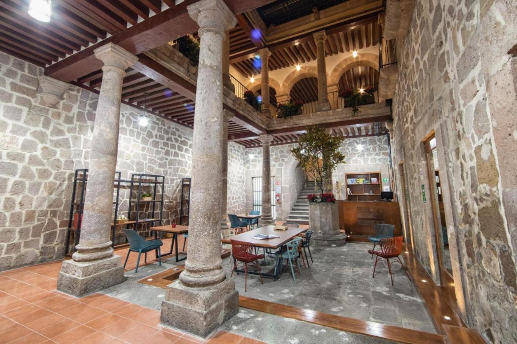 Oyo Hostal Mich Morelia Exterior foto